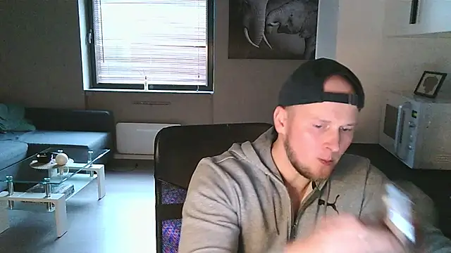 Dartanjanas13 online show from October 4, 2025, 11:56 am