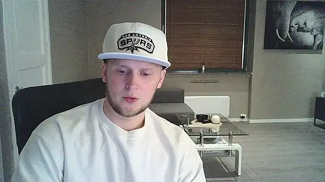 Dartanjanas13 online show from September 26, 2025, 8:05 pm