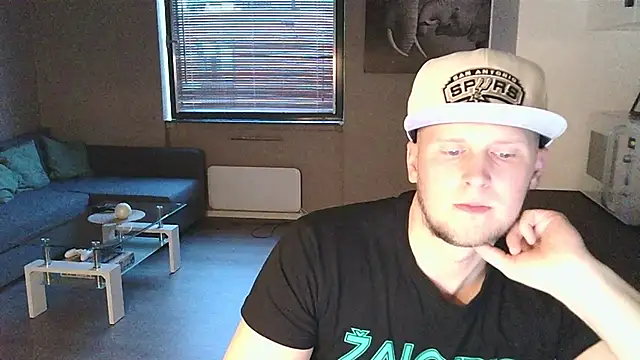 Dartanjanas13 online show from September 11, 2025, 5:46 pm