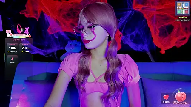 madiixwatson online show from October 24, 2025, 10:36 am