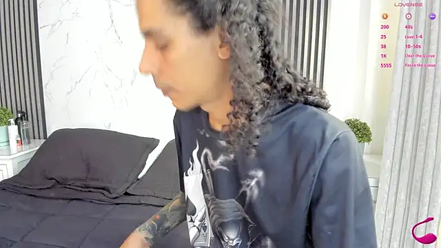 Snapshot of JackAndRosse_ chatting on June 25, 2026, 1:38 pm JackAndRosse online show from June 25, 2026, 1:38 pm