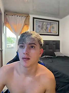 Justin trevor1 online show from May 27, 2026, 7:54 pm