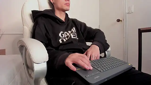 dark sun302 online show from September 14, 2025, 8:53 pm