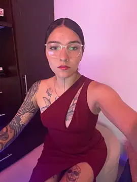 Snapshot of SurpriseMadlicia chatting on September 23, 2025, 11:23 pm SurpriseMadlicia online show from September 23, 2025, 11:23 pm