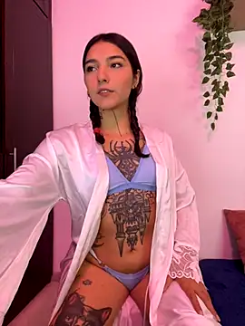 Snapshot of SurpriseMadlicia chatting on September 25, 2025, 12:49 am SurpriseMadlicia online show from September 25, 2025, 12:49 am