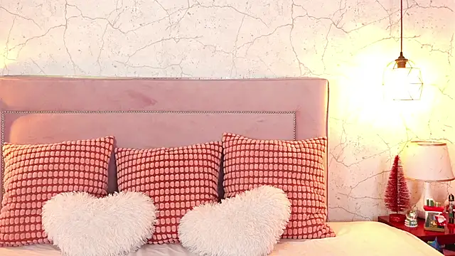 ChannelAngeless online show from December 18, 2025, 1:59 pm