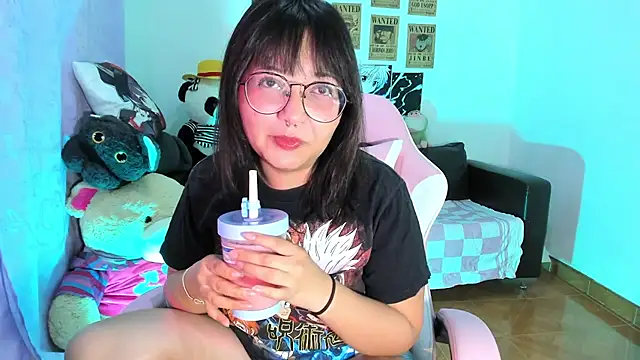 Snapshot of Lolii_Zoe chatting on October 6, 2025, 12:56 am Lolii Zoe online show from October 6, 2025, 12:56 am