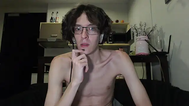 LovesomeCookie online show from October 7, 2025, 1:56 pm