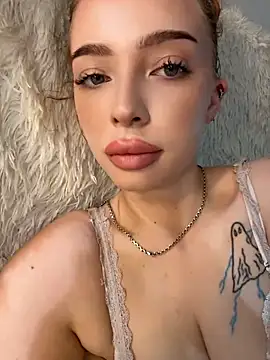 Hannah xBaby online show from July 3, 2026, 12:00 pm