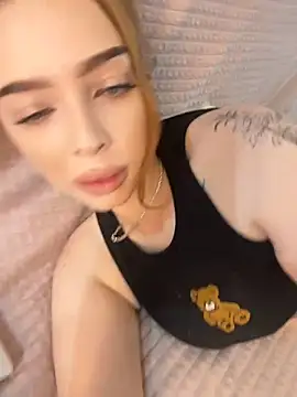 Hannah xBaby online show from July 8, 2026, 8:04 am