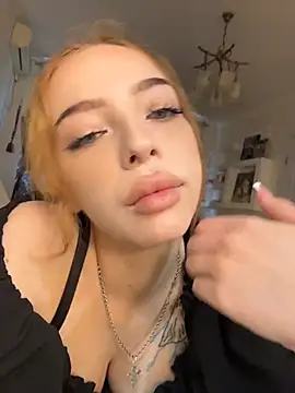 Hannah xBaby online show from June 28, 2026, 7:47 am