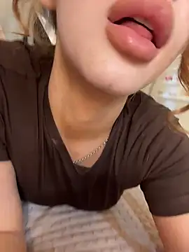 Hannah xBaby online show from June 25, 2026, 3:28 pm