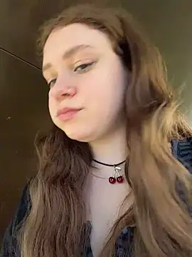 lucy-joy online show from July 25, 2026, 8:22 am