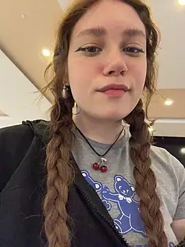 lucy-joy online show from July 17, 2026, 10:12 am