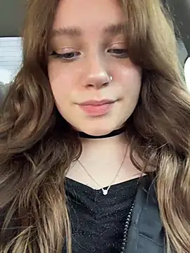 lucy-joy online show from July 26, 2026, 10:22 am