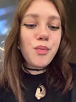 lucy-joy online show from June 27, 2026, 12:22 pm