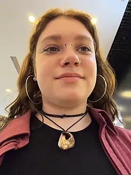 lucy-joy online show from July 2, 2026, 7:36 am