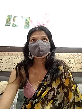 Yourhotsweetgirl online show from October 6, 2025, 3:51 am