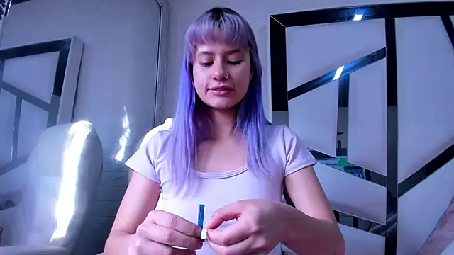 barbieambar online show from September 9, 2025, 12:14 pm