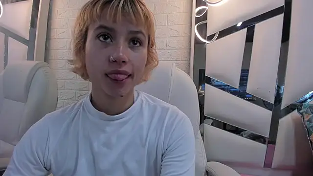 Snapshot of barbieambar chatting on May 14, 2026, 9:56 pm barbieambar online show from May 14, 2026, 9:56 pm