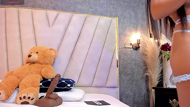 AmyStar1 online show from November 29, 2025, 9:37 pm