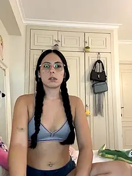 Snapshot of very_licious chatting on September 15, 2025, 6:19 pm very licious online show from September 15, 2025, 6:19 pm