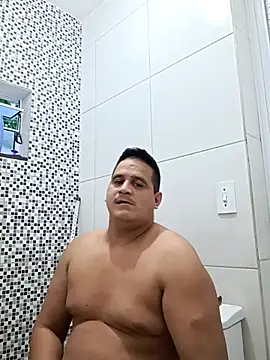 Snapshot of reguetones92 chatting on May 13, 2026, 8:27 pm reguetones92 online show from May 13, 2026, 8:27 pm