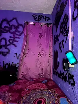 kiittyselenita online show from October 16, 2025, 3:48 am