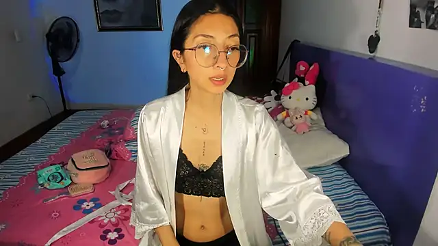 Anais lux online show from June 28, 2026, 12:28 am
