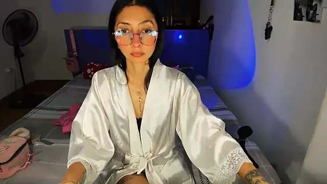 Anais lux online show from June 10, 2026, 11:39 pm