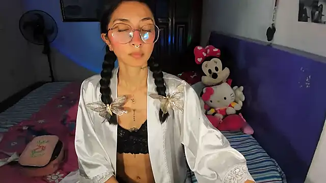 Anais lux online show from July 1, 2026, 12:00 am