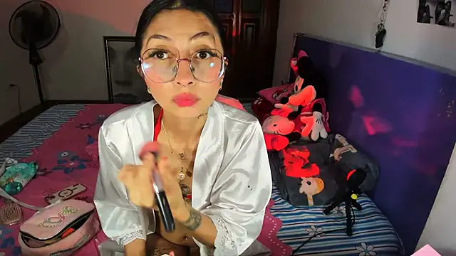 Anais lux online show from June 16, 2026, 11:49 pm
