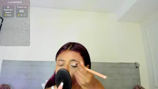 sunnyWhitee online show from June 22, 2026, 7:22 pm