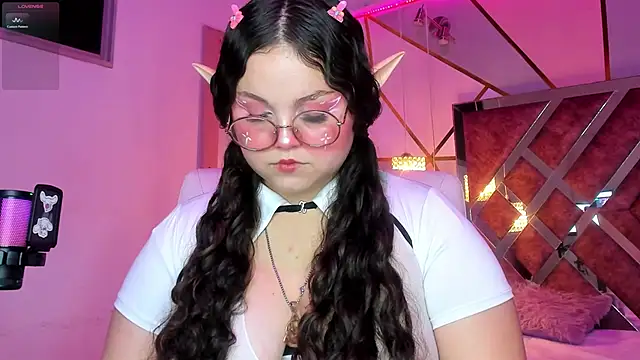 Snapshot of ShylySweet chatting on February 26, 2026, 6:24 am ShylySweet online show from February 26, 2026, 6:24 am