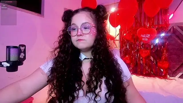 Snapshot of ShylySweet chatting on February 18, 2026, 5:27 am ShylySweet online show from February 18, 2026, 5:27 am