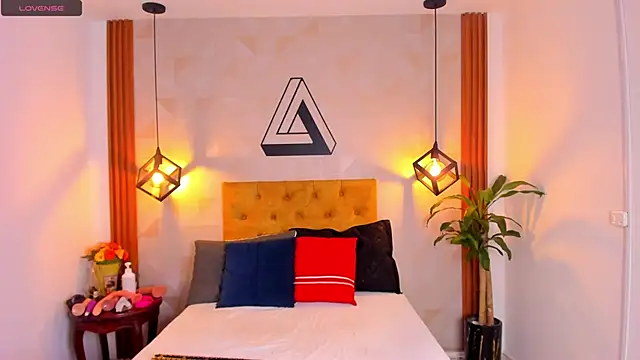 violet sweet19 online show from February 13, 2026, 1:33 pm