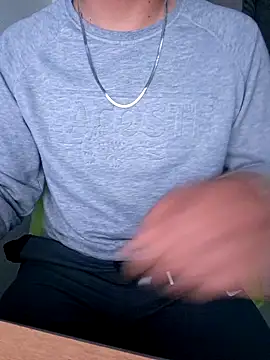 Snapshot of esmerkralkobra chatting on October 16, 2025, 2:58 pm esmerkralkobra online show from October 16, 2025, 2:58 pm