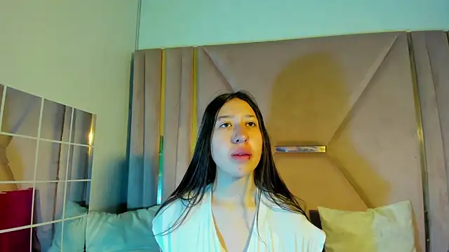 venusmorgan online show from September 15, 2025, 3:34 pm