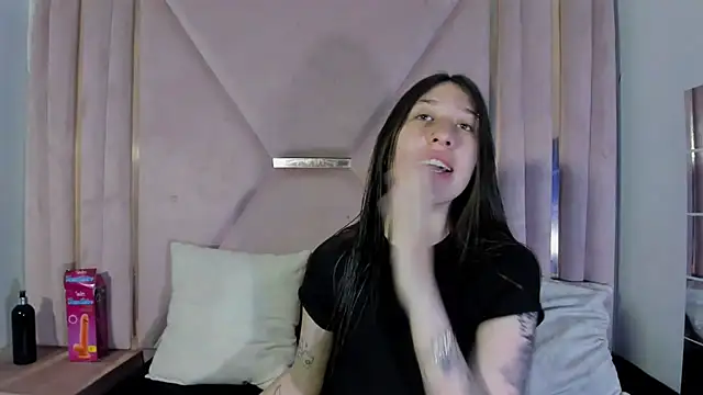 venusmorgan online show from September 18, 2025, 3:48 pm