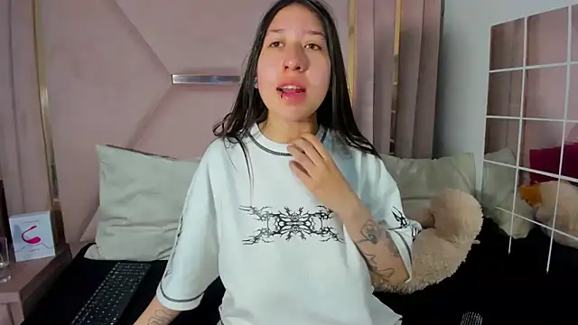 venusmorgan online show from October 6, 2025, 4:30 pm