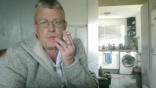 hefin18 online show from March 4, 2025, 2:42 pm