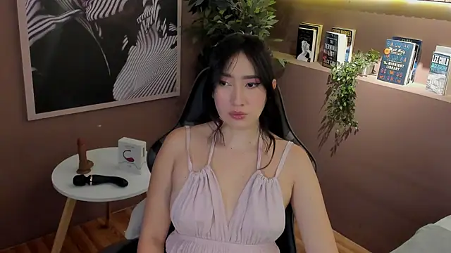Skyyle  online show from July 17, 2026, 12:57 pm