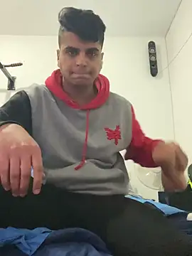 Snapshot of Noam7080z chatting on March 4, 2026, 8:44 am Noam7080z online show from March 4, 2026, 8:44 am