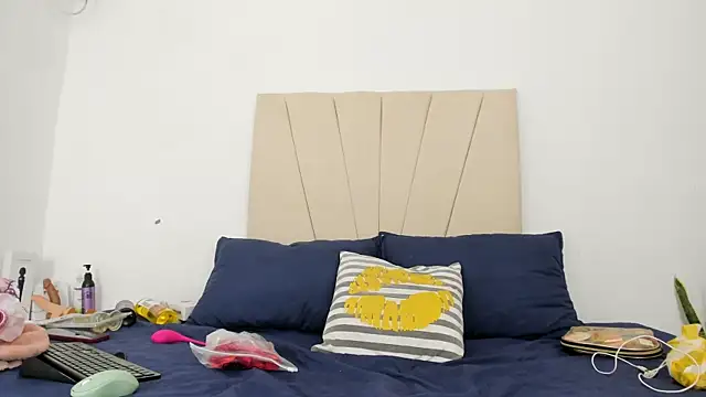 Lady miss    online show from September 14, 2025, 1:33 pm