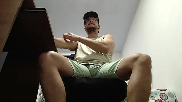 cloudsxxx online show from September 20, 2025, 1:16 pm