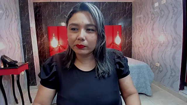 Snapshot of LatinaHoleQueen chatting on August 5, 2026, 4:34 pm LatinaHoleQueen online show from August 5, 2026, 4:34 pm