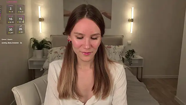  Clare Florence  online show from October 11, 2025, 1:45 pm