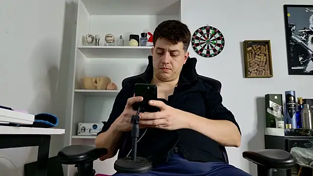 aaron nvk online show from December 15, 2025, 9:31 pm