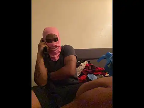 Snapshot of willie896 chatting on November 21, 2025, 10:03 am willie896 online show from November 21, 2025, 10:03 am