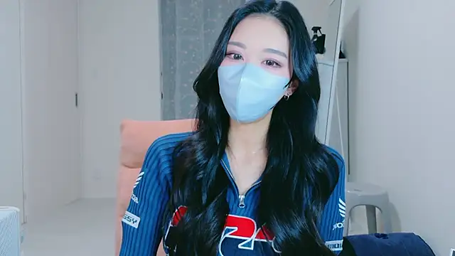 ramuchan desu online show from February 8, 2026, 12:08 am